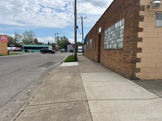 22300 W WARREN Avenue, Detroit, MI 48239