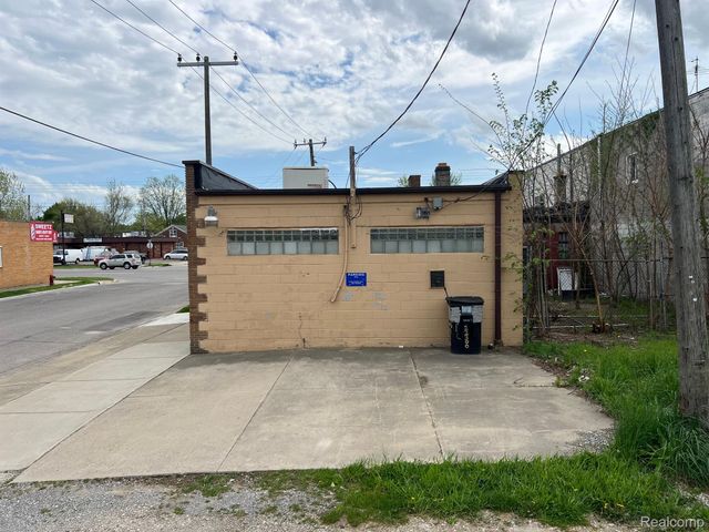 22300 W WARREN Avenue, Detroit, MI 48239