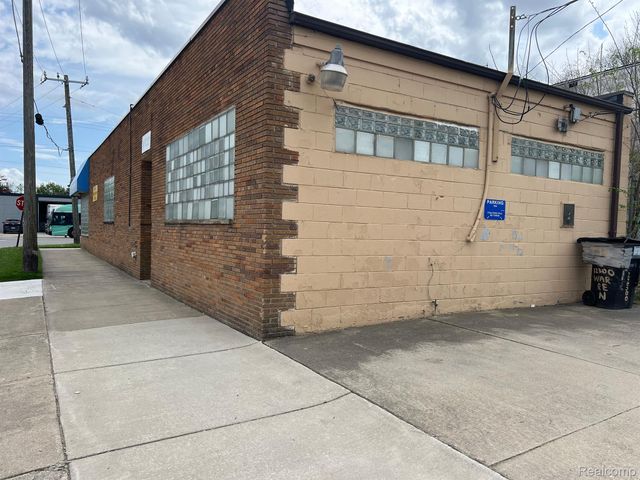 22300 W WARREN Avenue, Detroit, MI 48239