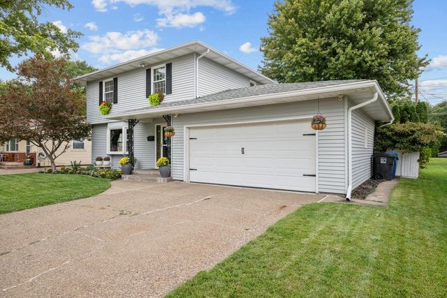 3610 37th Street, Moline, IL 61265