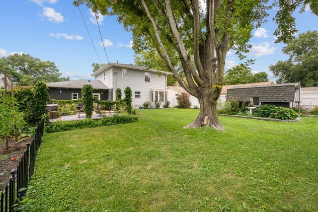 3610 37th Street, Moline, IL 61265