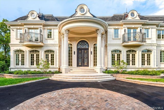 566 E Shore Road, Great Neck, NY 11024