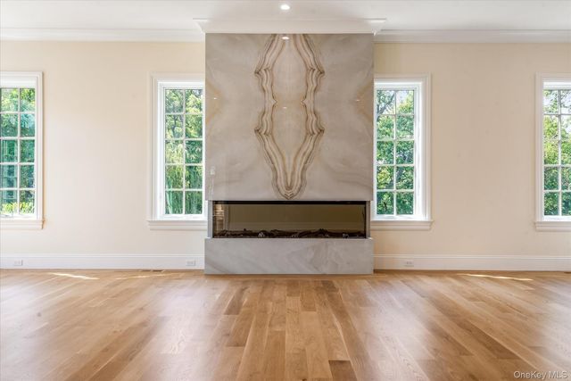 566 E Shore Road, Great Neck, NY 11024