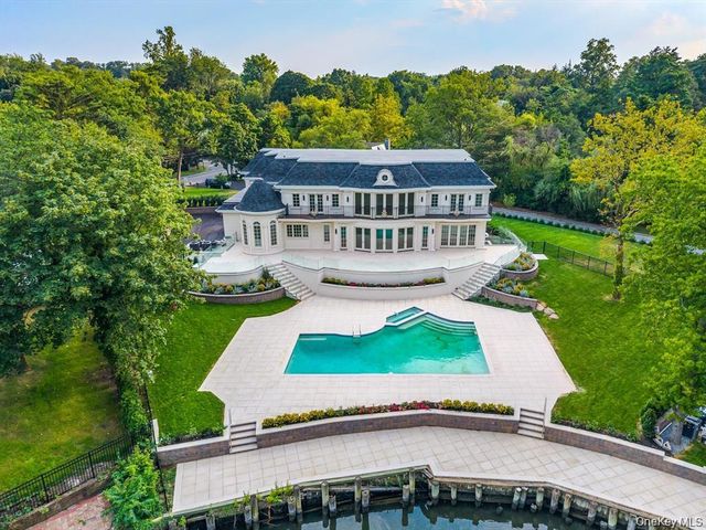 566 E Shore Road, Great Neck, NY 11024