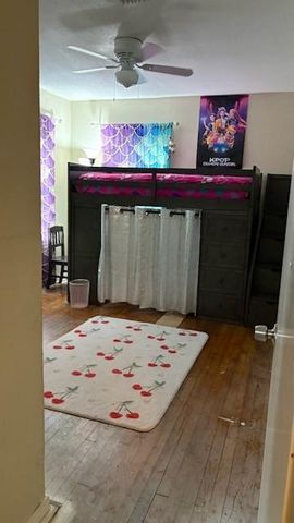 1214 Woodward Street, Damon, TX 77430