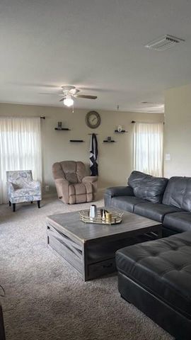 1214 Woodward Street, Damon, TX 77430