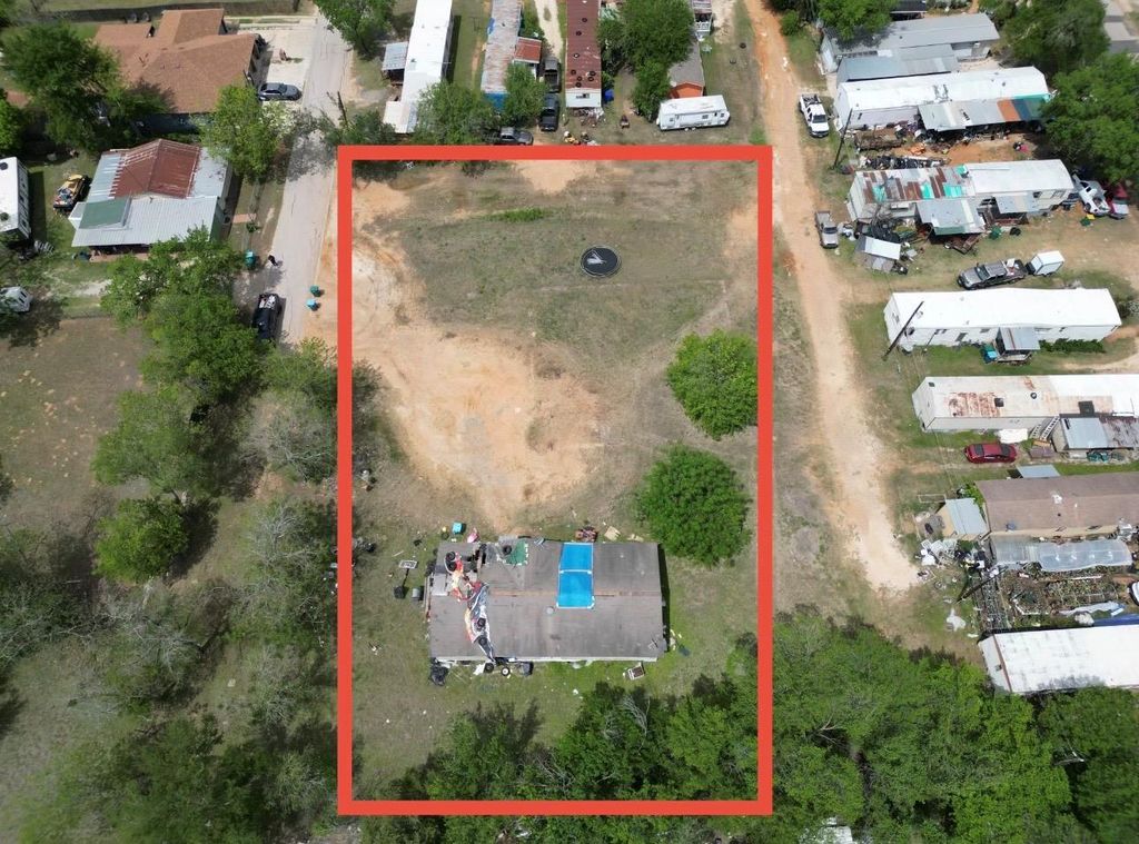 422 S Avenue C A, Elgin, TX 78621
