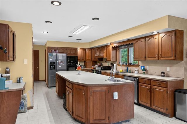 10 Shade Road, Pike Twp, PA 19547