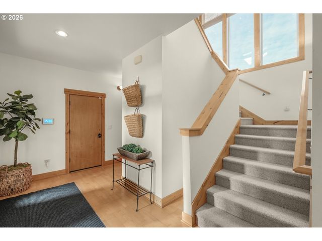 89945 OCEAN Dr, Warrenton, OR 97146