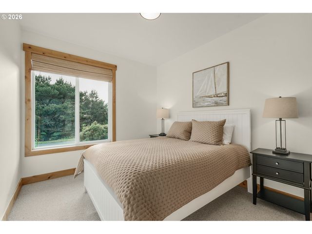 89945 OCEAN Dr, Warrenton, OR 97146