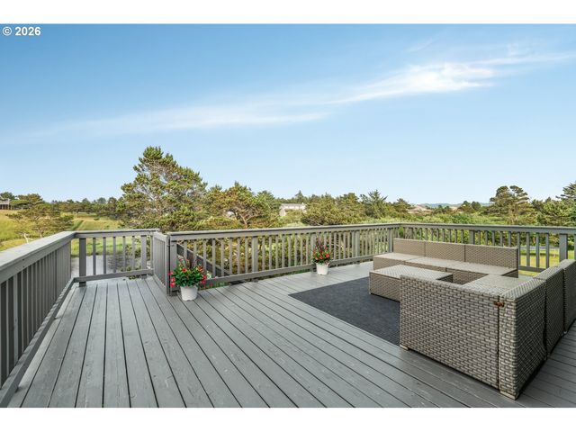 89945 OCEAN Dr, Warrenton, OR 97146
