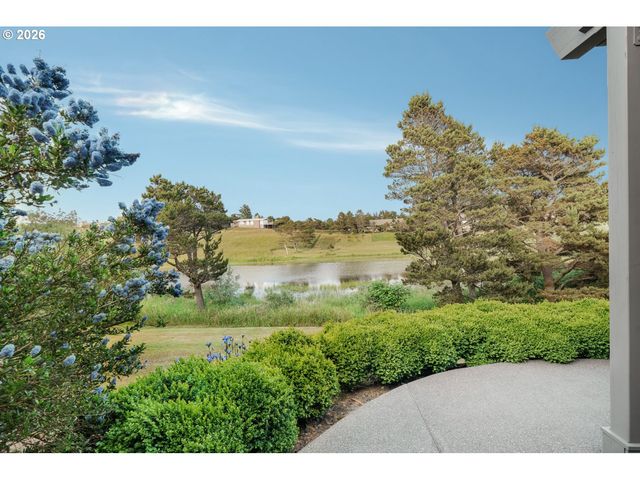 89945 OCEAN Dr, Warrenton, OR 97146