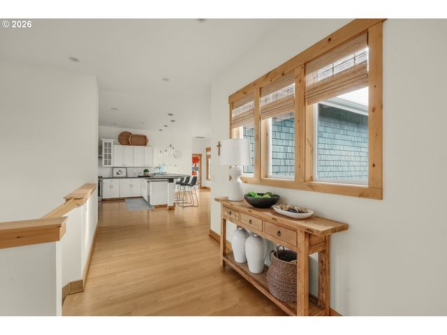 89945 OCEAN Dr, Warrenton, OR 97146