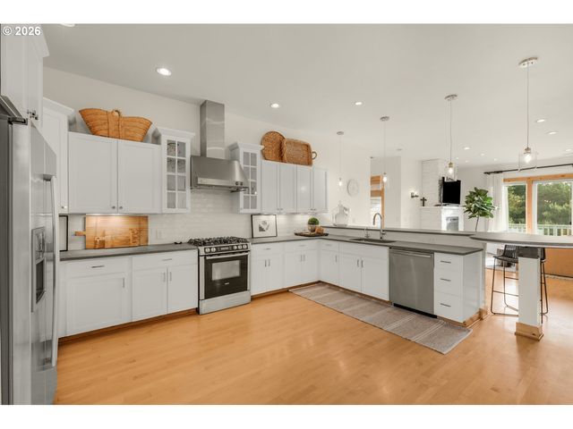 89945 OCEAN Dr, Warrenton, OR 97146