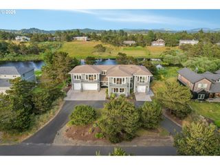 89945 OCEAN Dr, Warrenton, OR 97146