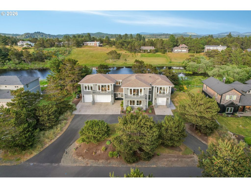 89945 OCEAN Dr, Warrenton, OR 97146