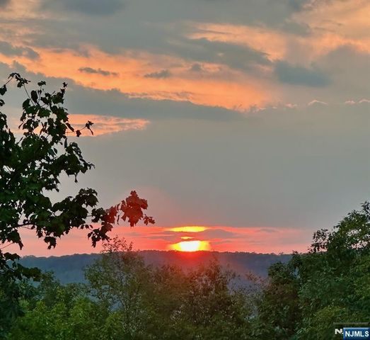 738 Ridge Road, Kinnelon Borough, NJ 07405