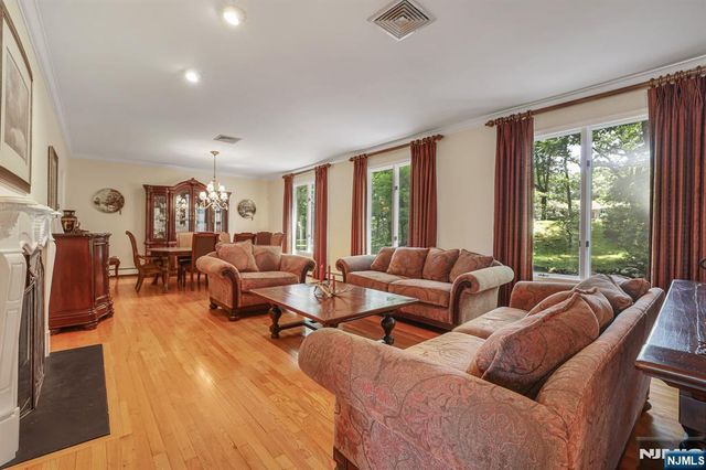 738 Ridge Road, Kinnelon Borough, NJ 07405