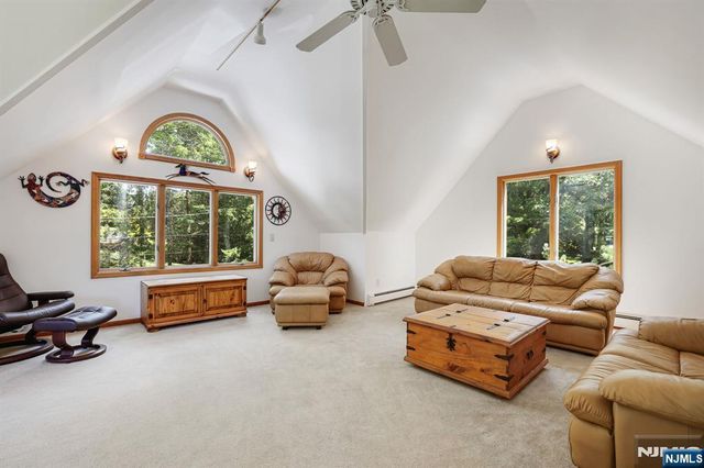 738 Ridge Road, Kinnelon Borough, NJ 07405