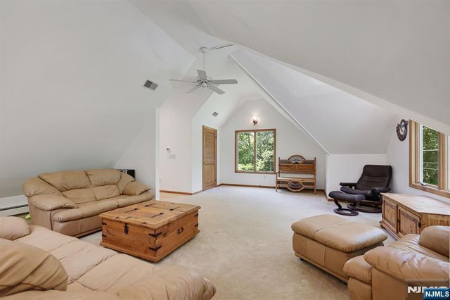 738 Ridge Road, Kinnelon Borough, NJ 07405