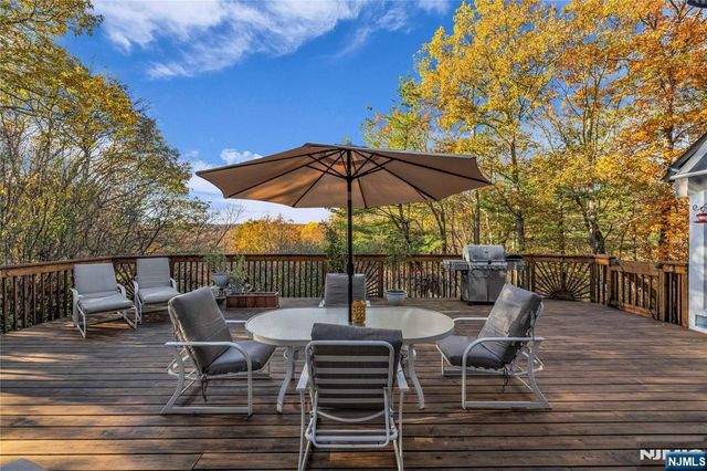 738 Ridge Road, Kinnelon Borough, NJ 07405