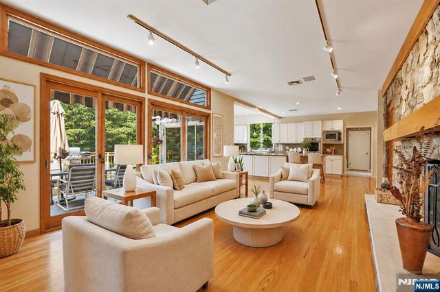 738 Ridge Road, Kinnelon Borough, NJ 07405