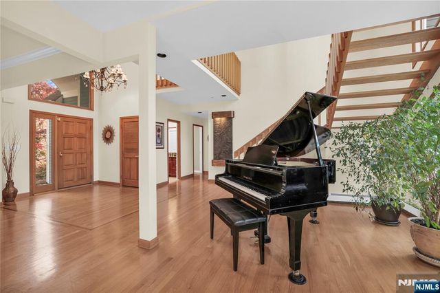 738 Ridge Road, Kinnelon Borough, NJ 07405