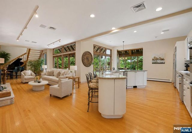 738 Ridge Road, Kinnelon Borough, NJ 07405