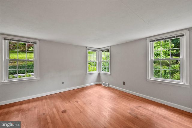 324 KREUTZ CREEK RD, York, PA 17406