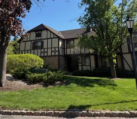 1 Avon Ct 1G, Chatham Twp., NJ 07928