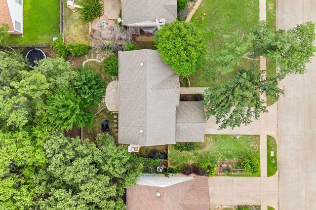 516 Briarcroft Drive, Grapevine, TX 76051