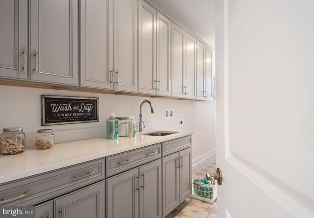 36660 HESKETT LN, Hillsboro, VA 20132