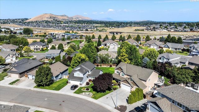 8812 W 1St Pl, Kennewick, WA 99336
