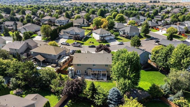 8812 W 1St Pl, Kennewick, WA 99336