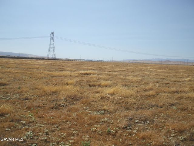 16 112th W 112th Stw Avenue, Lancaster, CA 93536