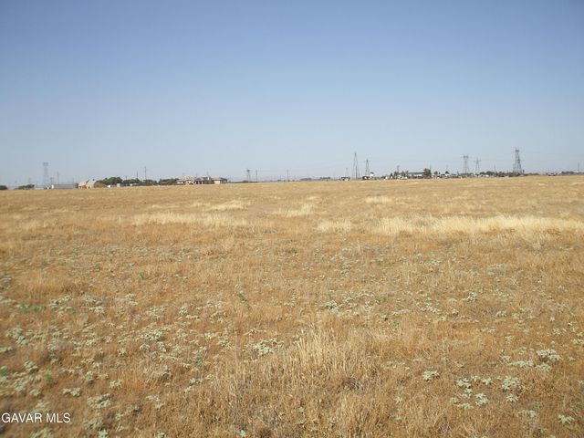 16 112th W 112th Stw Avenue, Lancaster, CA 93536