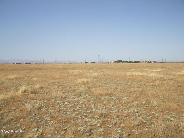 16 112th W 112th Stw Avenue, Lancaster, CA 93536