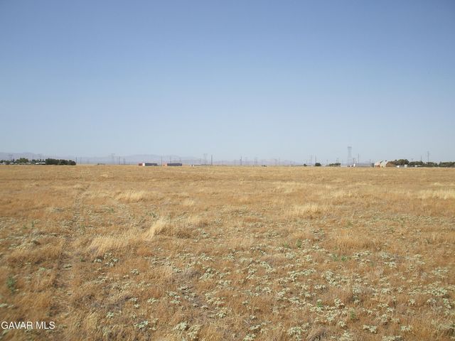 16 112th W 112th Stw Avenue, Lancaster, CA 93536