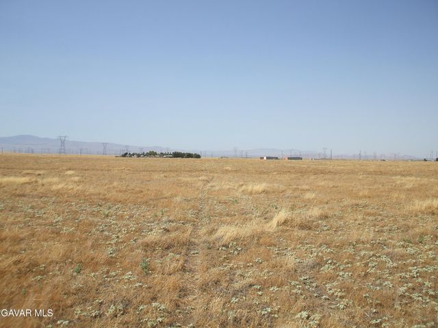 16 112th W 112th Stw Avenue, Lancaster, CA 93536