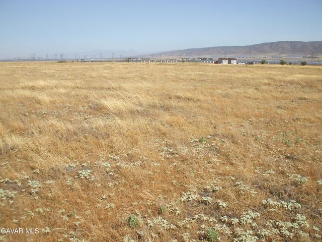 16 112th W 112th Stw Avenue, Lancaster, CA 93536