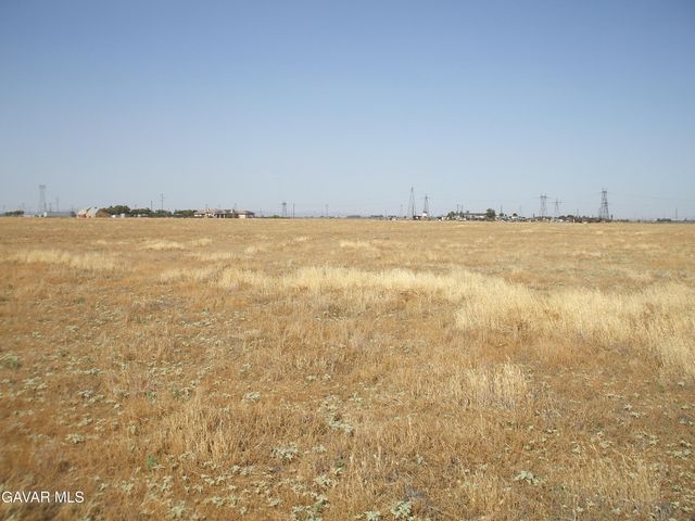 16 112th W 112th Stw Avenue, Lancaster, CA 93536