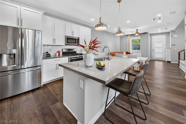 208 Alla Breve Avenue, Henderson, NV 89011