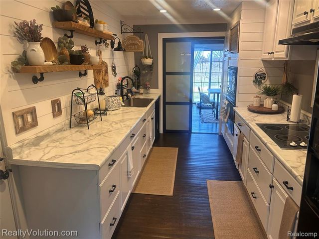 3034 W Oregon Road, Lapeer, MI 48446