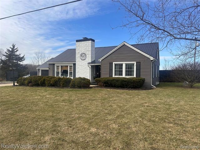 3034 W Oregon Road, Lapeer, MI 48446