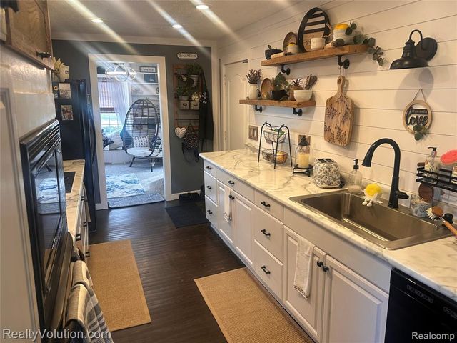 3034 W Oregon Road, Lapeer, MI 48446