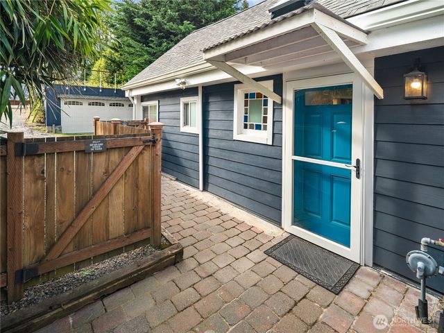 31204 8th Avenue SW, Federal Way, WA 98023