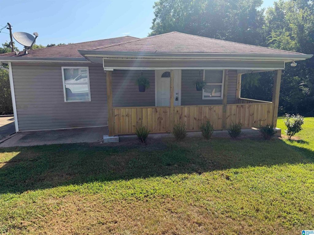 557 6TH COURT, Pleasant Grove, AL 35127