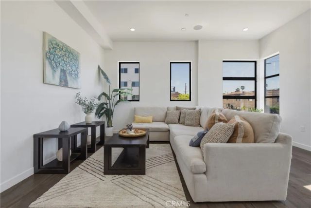 1301 Tamarind Avenue, Hollywood, CA 90028