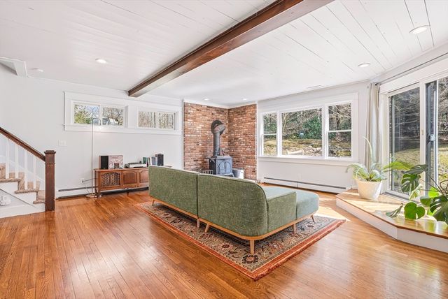 404 Wattaquadock Hill Rd, Bolton, MA 01740