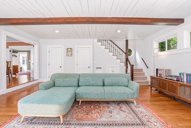 404 Wattaquadock Hill Rd, Bolton, MA 01740